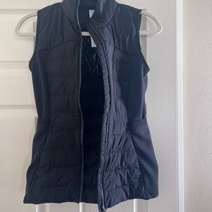 Lululemon Down For It All Vest Size 4 Black - Puffer Vest